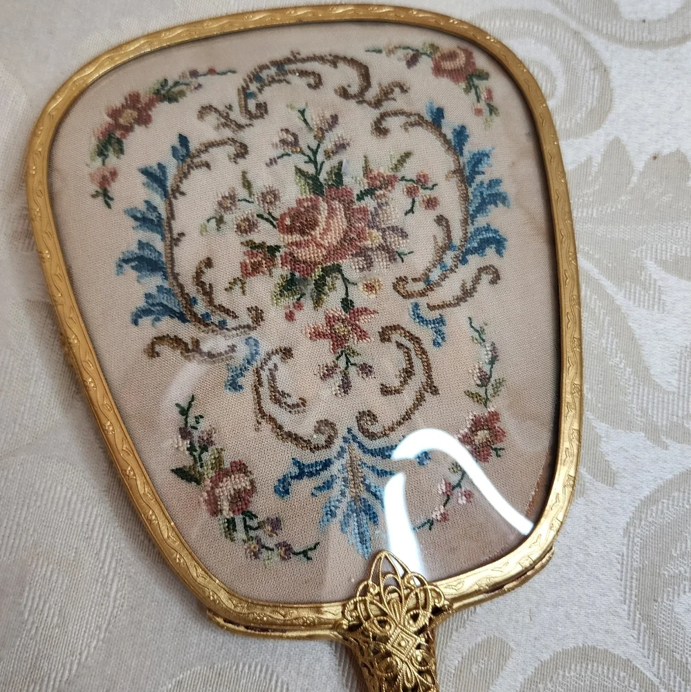 VINTAGE Gold Tone Hand Mirror Embroidered Floral Back Heavy Beveled Glass Vanity - Picture 6 of 13